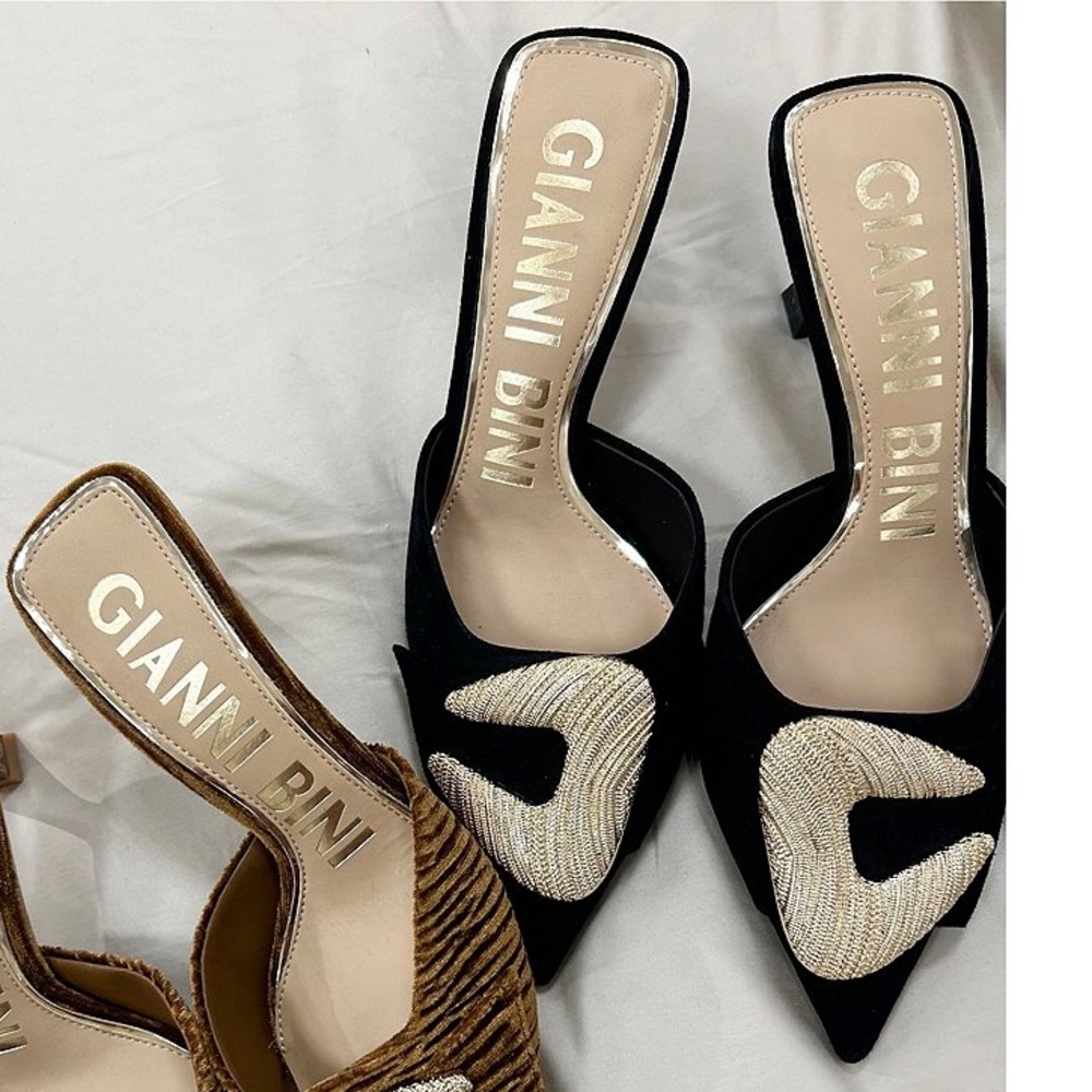 New Gianni Bini
Wendella Suede Buckle Ornament Dress Mules - Picture 2 of 10